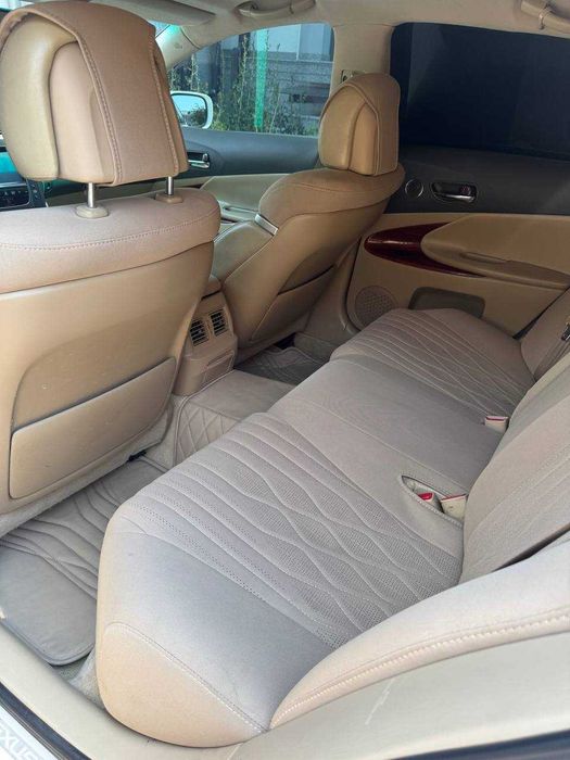 Lexus gs 300 sotiladi