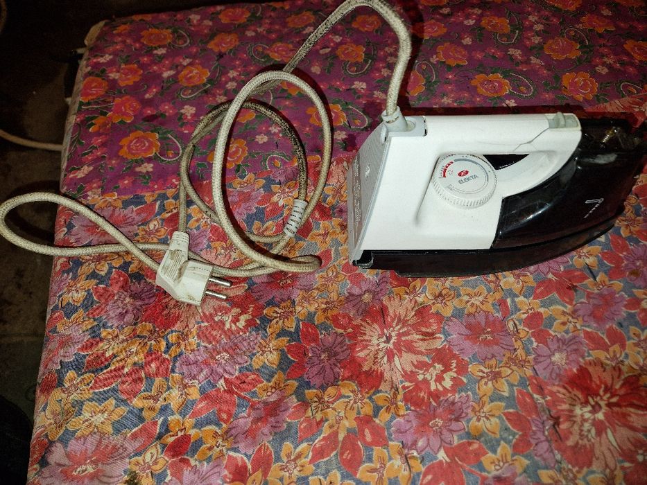 Утюг рабочи в хорошем состояни