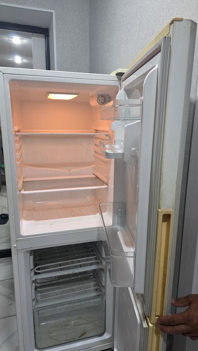 Срочно продам холодильник