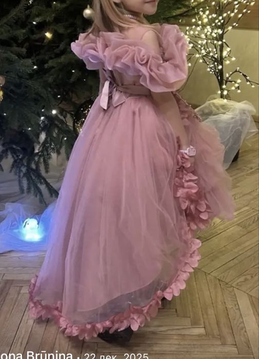 Продам платье , размер 116-122