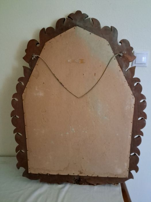 Oglinda cu rama sculptata
