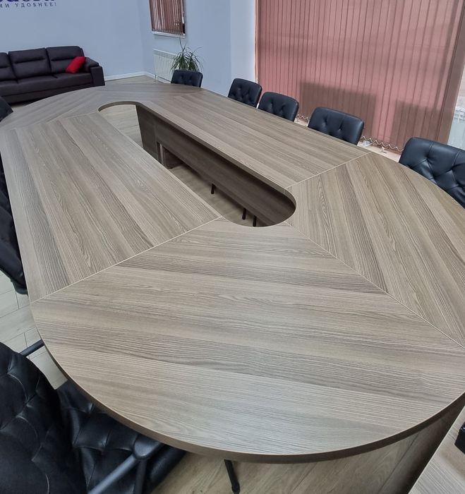 Продам большой конференц - столц стол