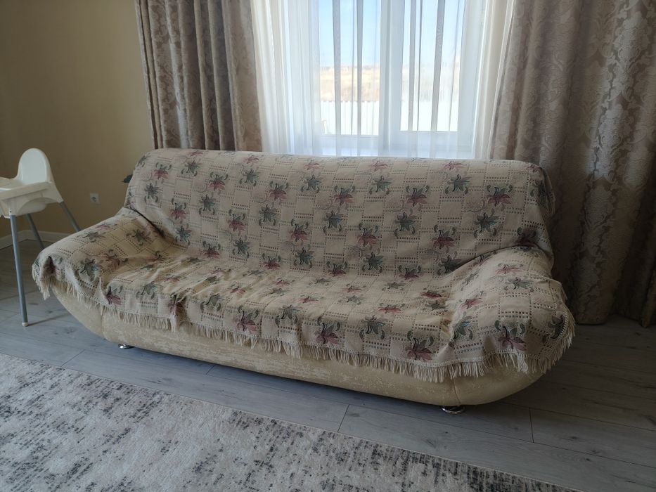 Продам уголок в хорошем состоянии