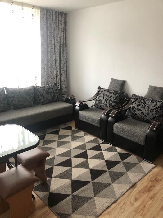 Proprietar închiriez apartament 4 camere