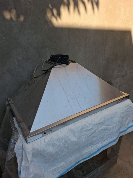 Indesit gazplita sotiladi