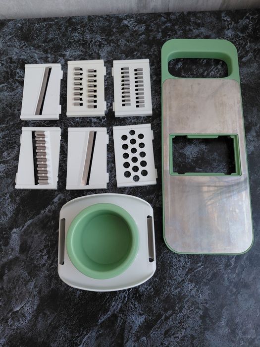 Продам терку с насадками.