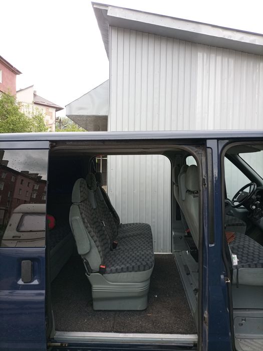 Vând schimb Ford transit tourneo