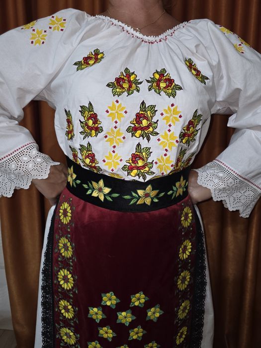 Costum  national unicat