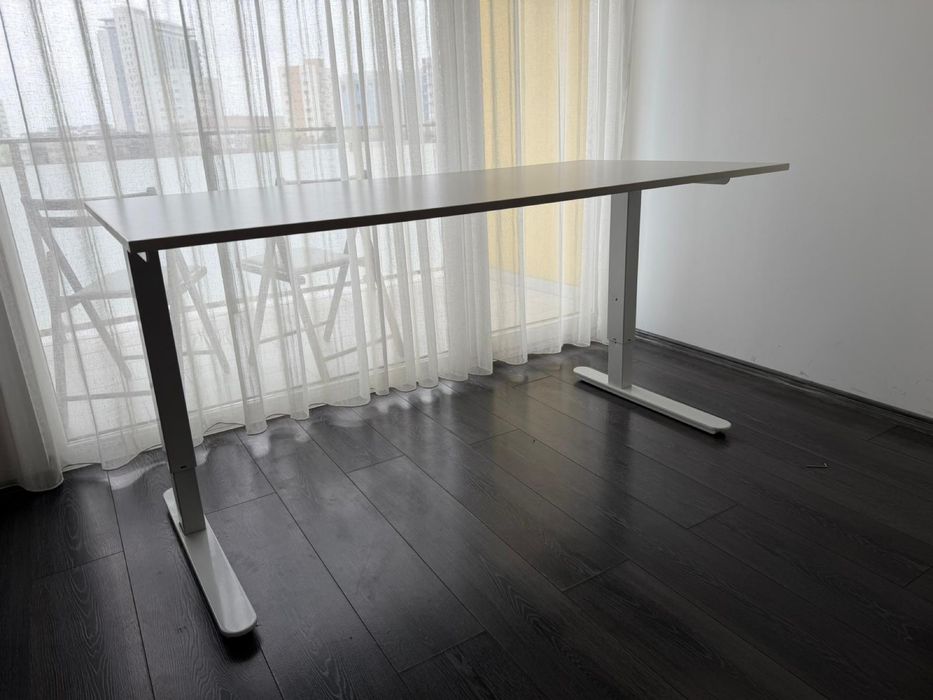 Masă extensibilă albă JYSK – stare foarte bună