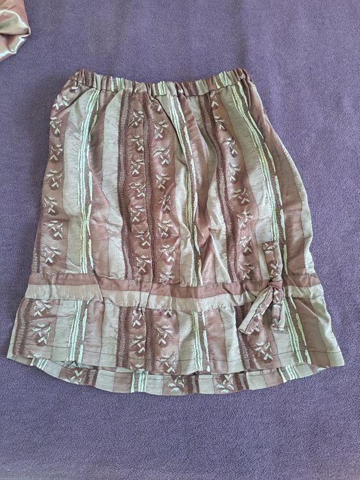 Продавам костюм дизайн Венева Василева от 3 части - сако, две поли