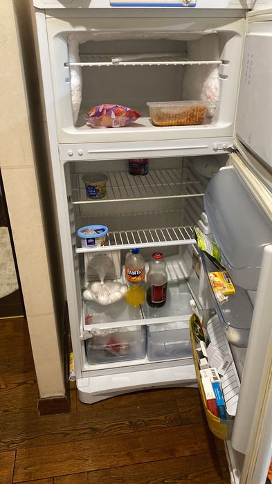 Холодильник indesit