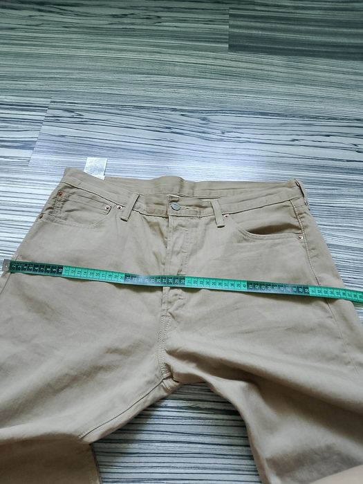 Blugi Levi's stare foarte buna