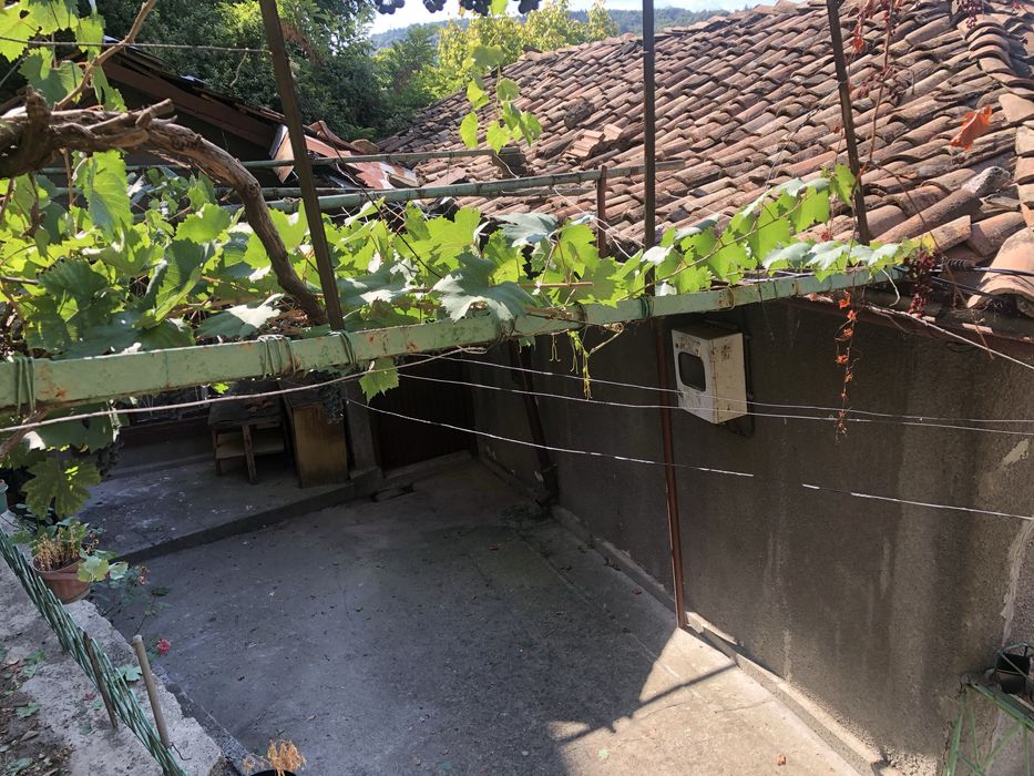 Къща с готов инвестиционен проект в старата част на гр. Велико Търново