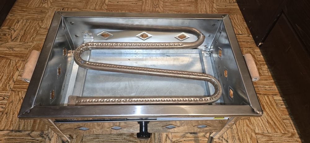 Газово барбекю с волканоични камани.