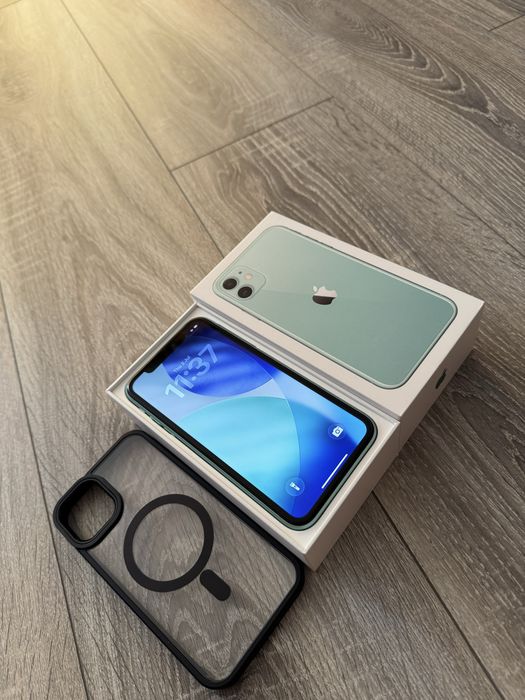 Vand iPhone 11 - Diverse culori - CA NOI