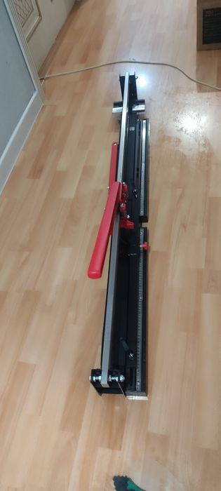 Продам резак плитки,  керамогранита