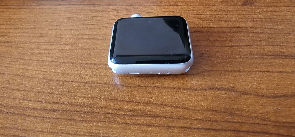 Продавам Apple Watch Series 3 38mm Silver Aluminum White Sport