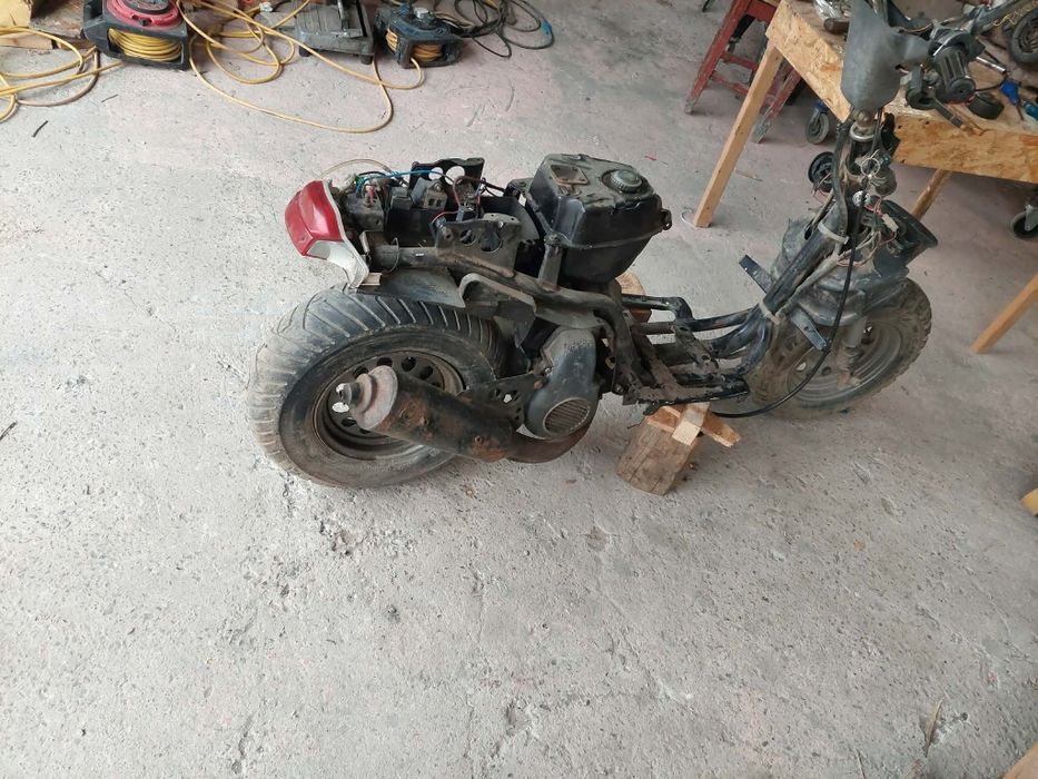 Scuter 125 cm  motor nou