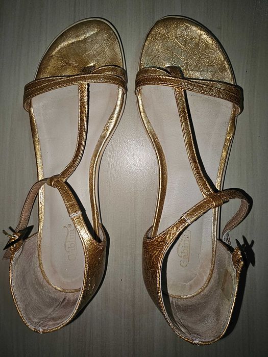 Дамски сандали от естествена кожа Gabina - 37 номер