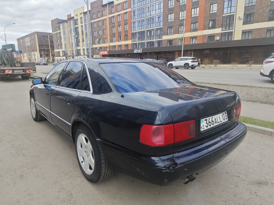 Продам Audi A8 1995г.