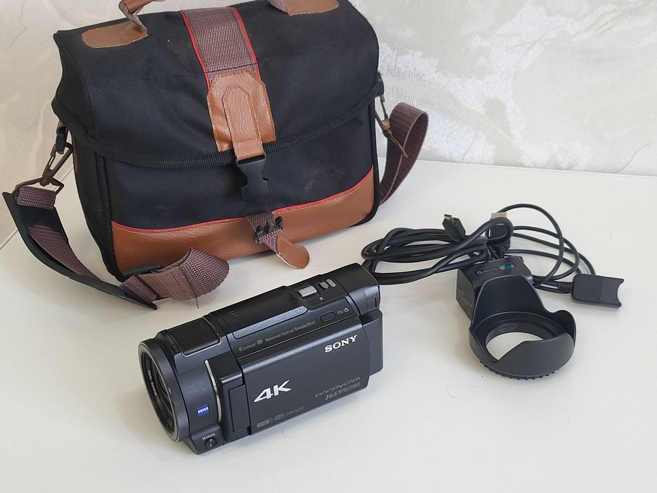 Видеокамера Sony FDR-AX33