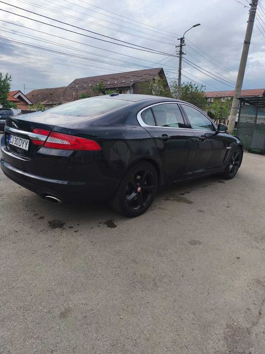 Vând jaguar xf an 2012 motor 2.2 diesel