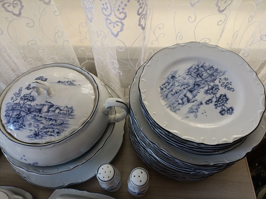 Сервиз столовый. Винтажный