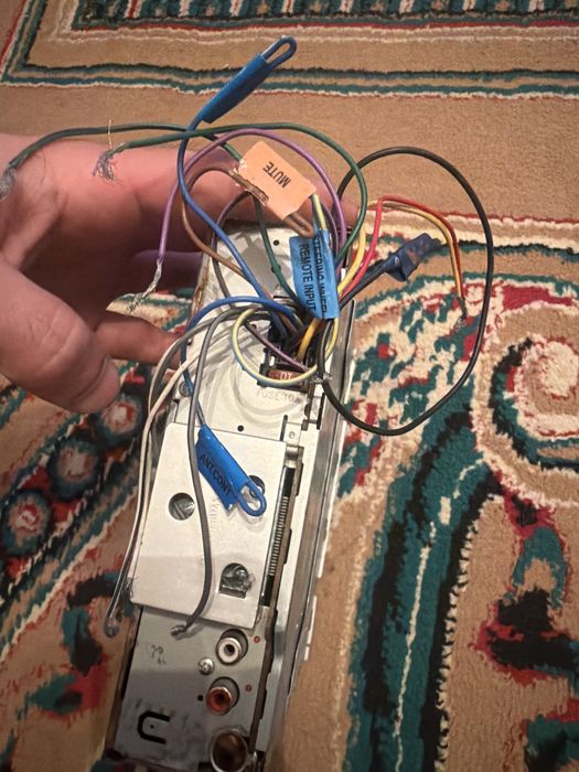 Продается оригинальная магнитолла