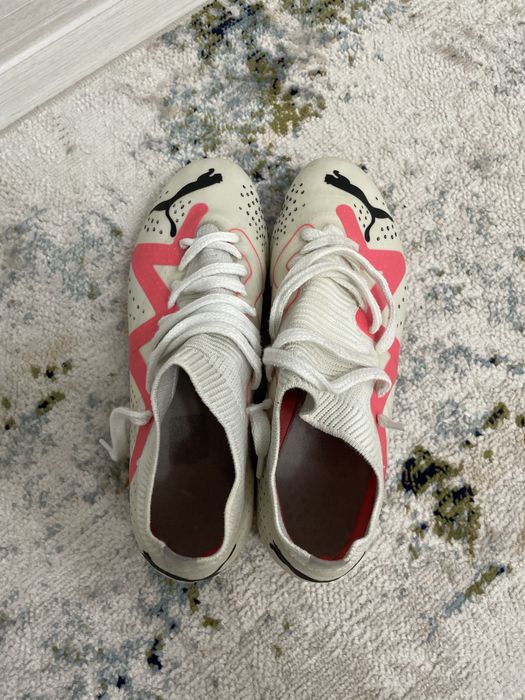 продам бутсы пума белый цвет