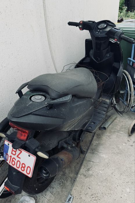 Scuter TNT Motor Grido 49cc 2T negru – reparații sau dezmembrări