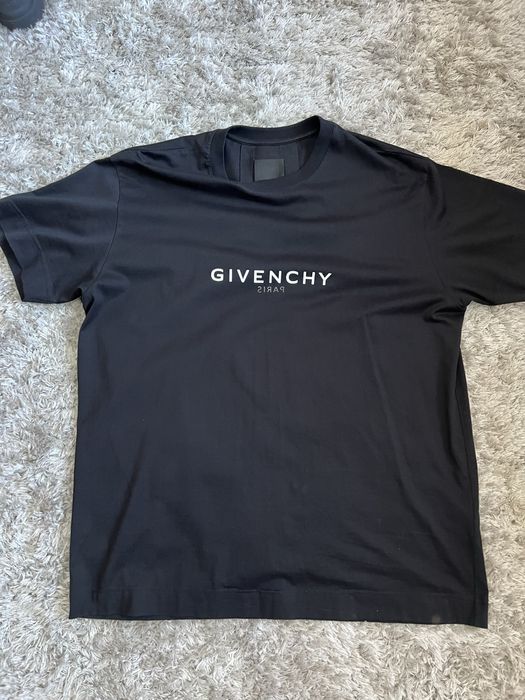 Givenchy reversed тениска