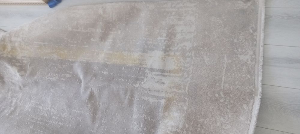 Продам ковёр 2.5 на 3.5