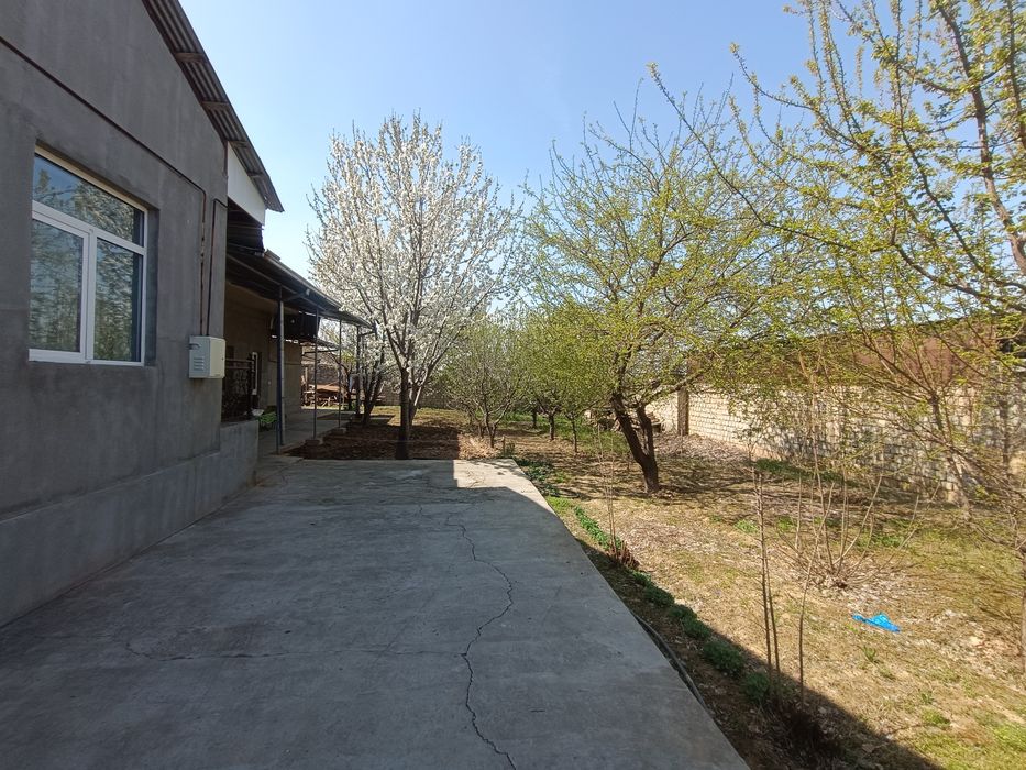 Xasanboyda 6 sotix 4 xonali yashashga tayyor uchastka SROCHNO sotiladi