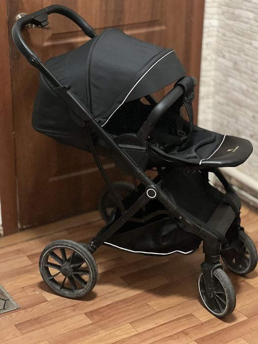 Коляска прогулочная Ining baby, черная