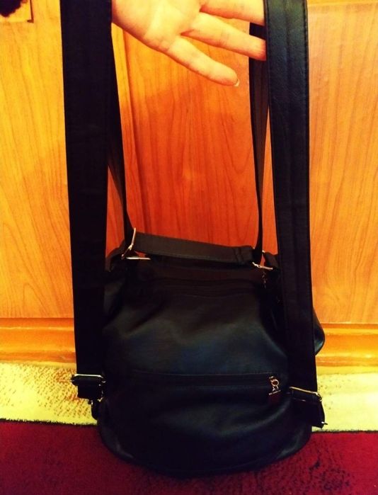 Сумка женская черного цвета. См. все фото