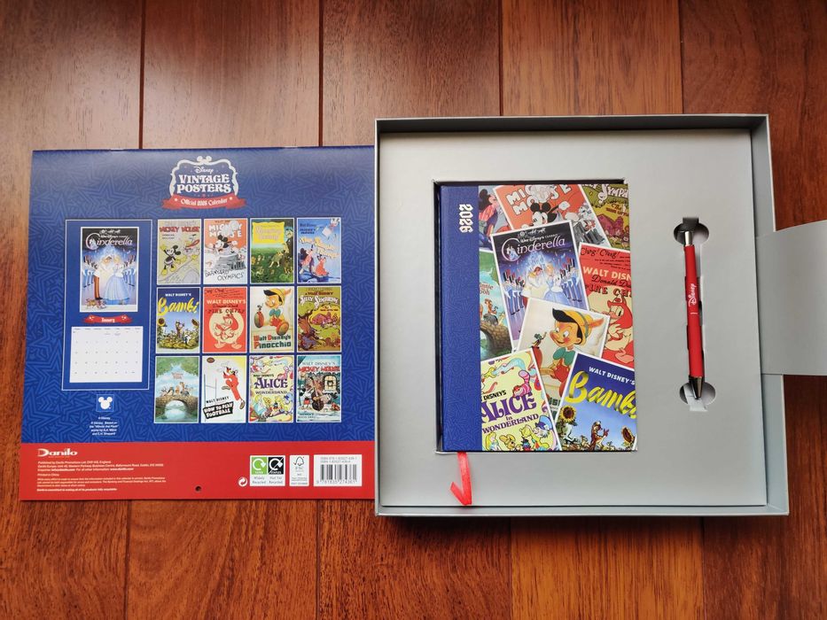 Продавам подаръчен комплект за феновете на Дисни