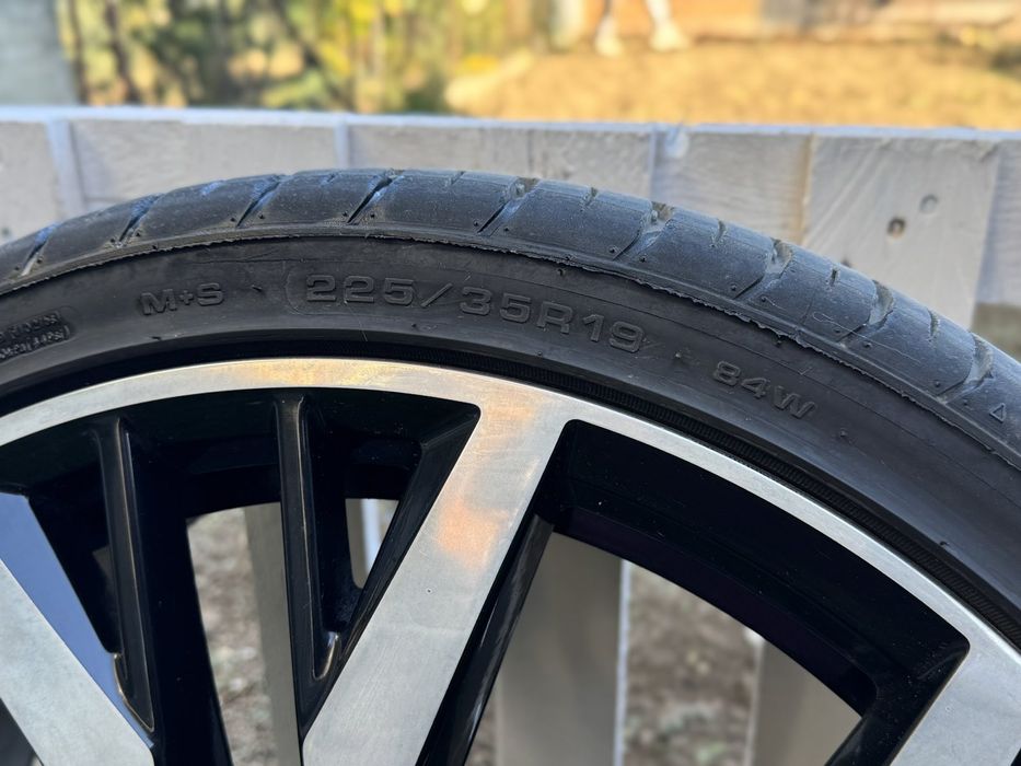 Оригинални джанти GTI .  19 цола.