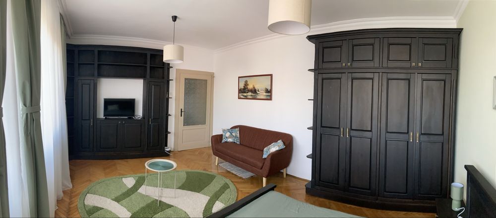 De inchiriat apartament foarte spatios, cu o camera.