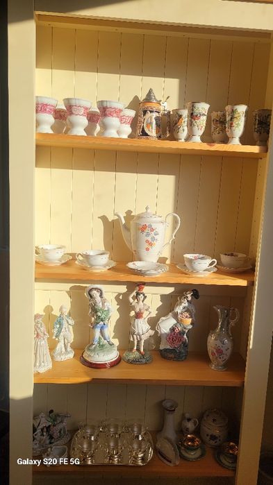 Порцеланови фигури, статуетки,вази