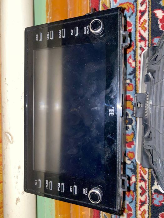 Табло и магнитофон Таёта кемри гибрит