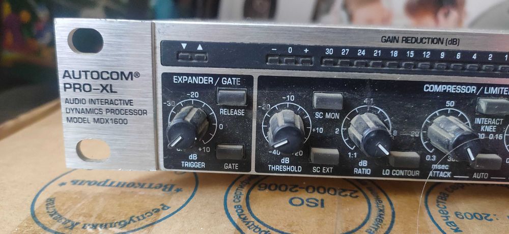 Аудиопроцессор Behringer AUTOCOM PRO-XL MDX1600