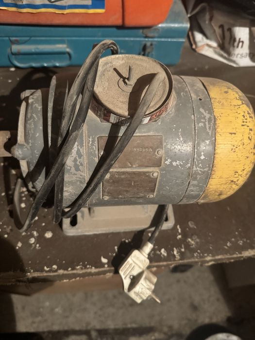 Двигатель от стиральной машинки. 1800 ватт.