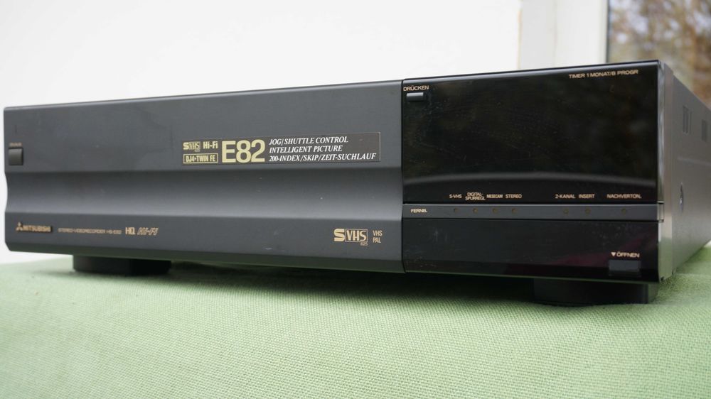 Video recorder S-VHS Mitsubishi HS-E82 DEFECT