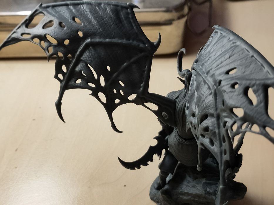 Figurină Illidan imprimată 3D – aprox. 15 cm (Nepictată, în piese)