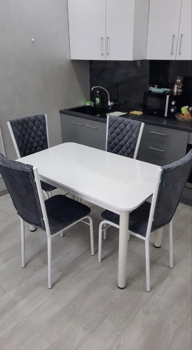 Продам комплект стол стулья