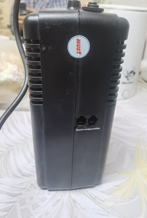 Стабилизатор напрежение MUST M1000