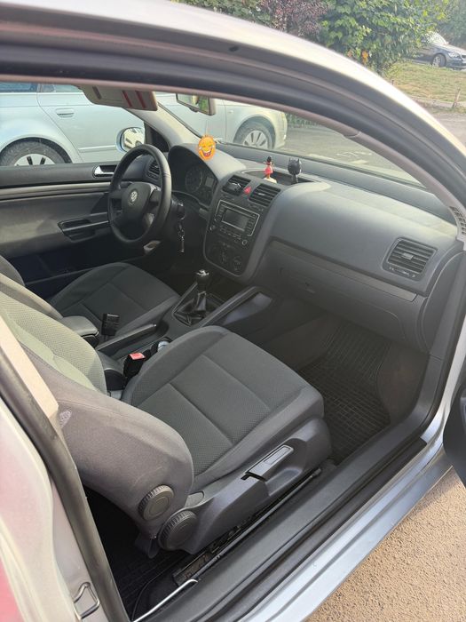 Vând Volkswagen Golf 5