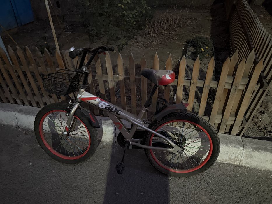 Велосипед детский красный