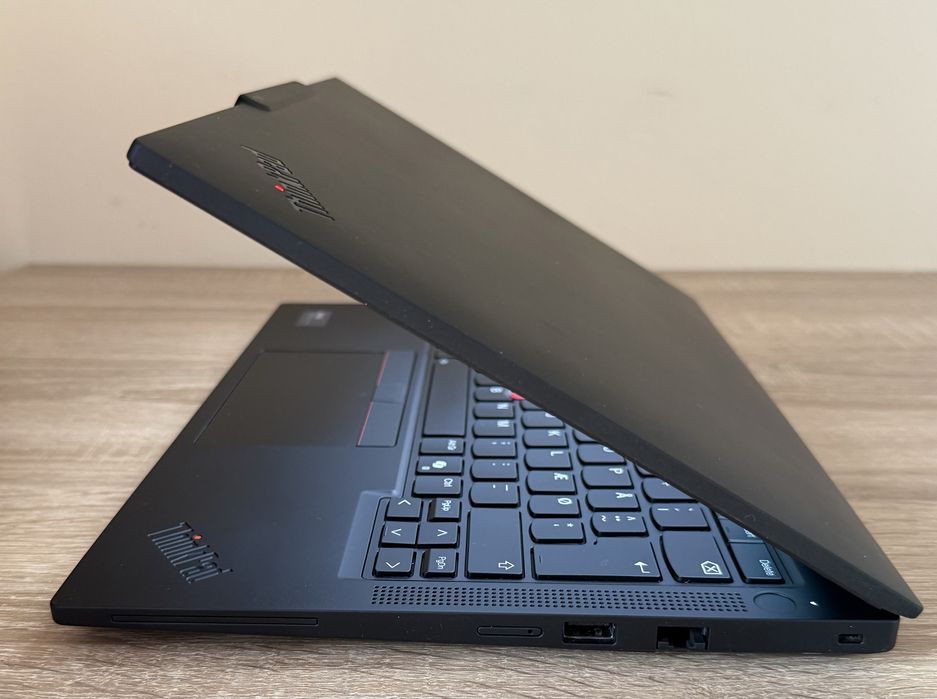 Lenovo Thinkpad T14 Gen5 Ultra 5 135U 32GB ram 512GB ! CA NOU