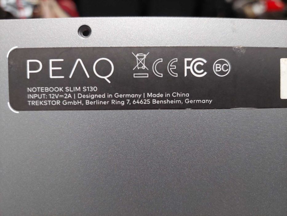 Aparat in stare buna 1 si celalalt zgariat peaq s130 ultraslim